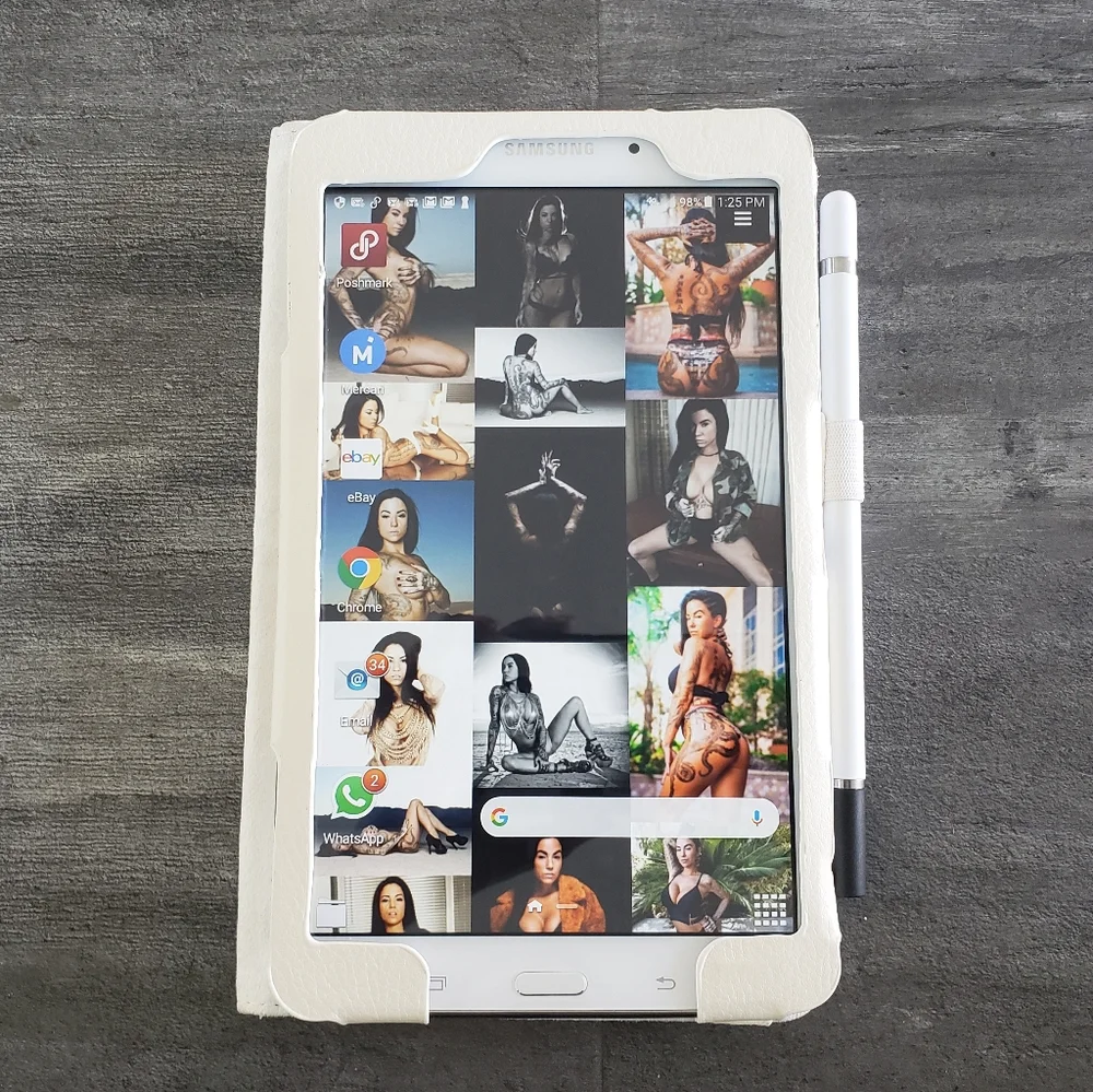 White Samsung Galaxy Tab 4 Unlocked w/Case